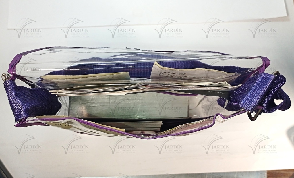 BOLSA TRANSPARENTE C/CORREA (28cm x 23cm)